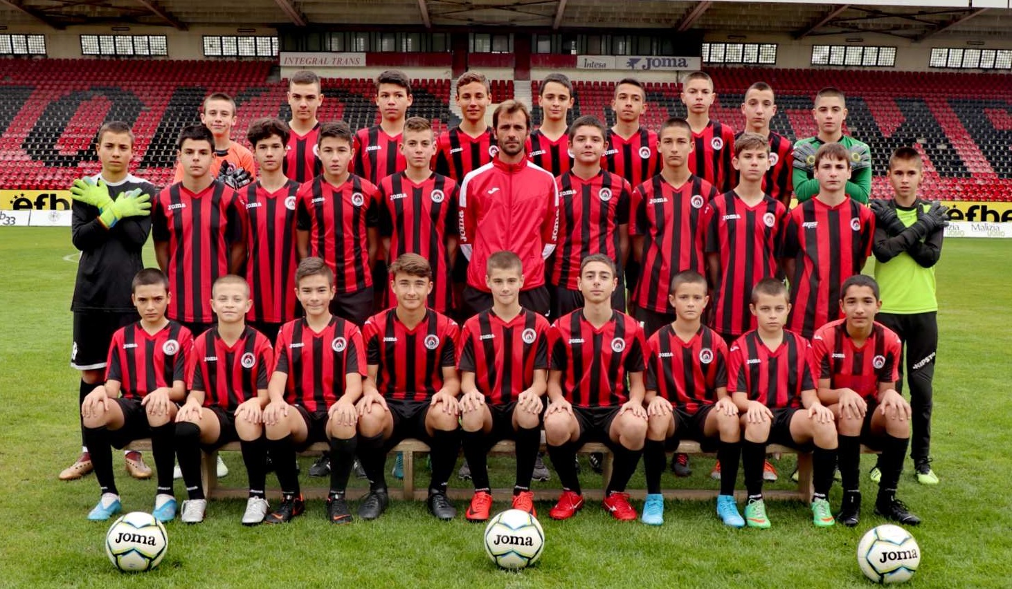PFC Lokomotiv 1929 Sofia - photo of the football team for the official 2020 calendar